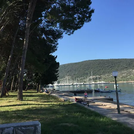 Apartment Nekic Cres